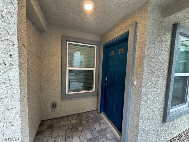 Building Photo - 9923 Florence Hills St