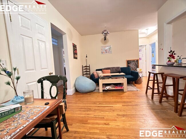 Building Photo - 62 Egmont