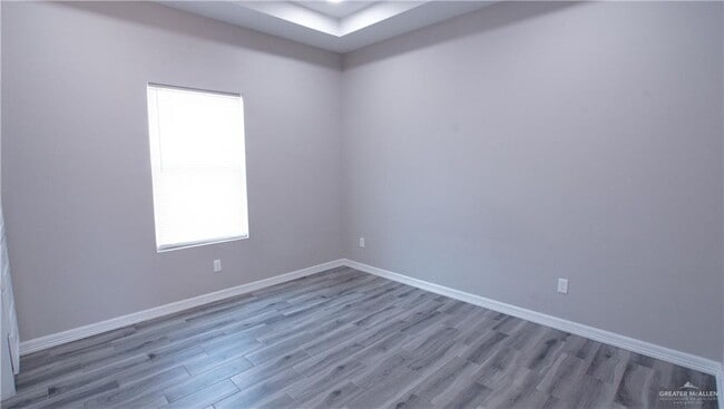 Building Photo - 412 2 1/2 St