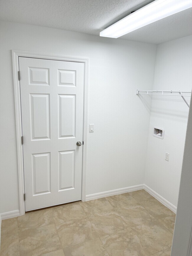 Building Photo - 19 Ponderosa Ln