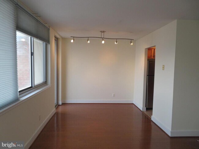 Building Photo - 1220 Blair Mill Rd