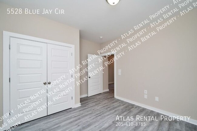 Building Photo - 5528 Blue Jay Cir