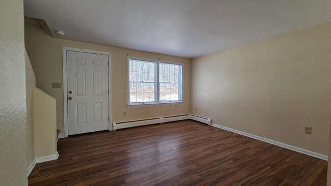 Building Photo - 27 N Main St