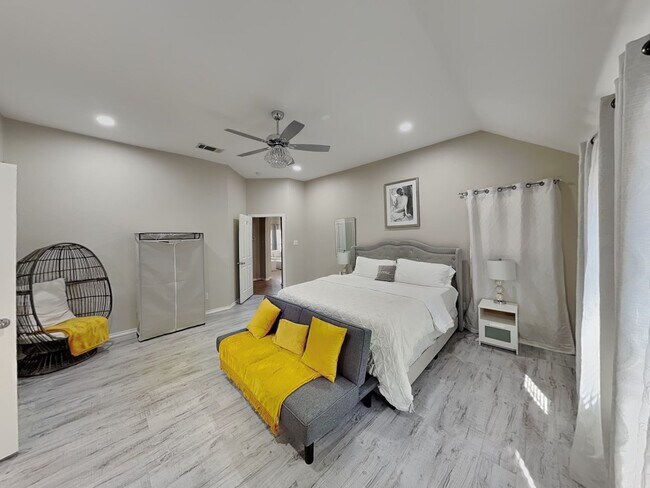 Building Photo - Charming Corner Lot Home in The Villages at Edgecliff – Crowley ISD!