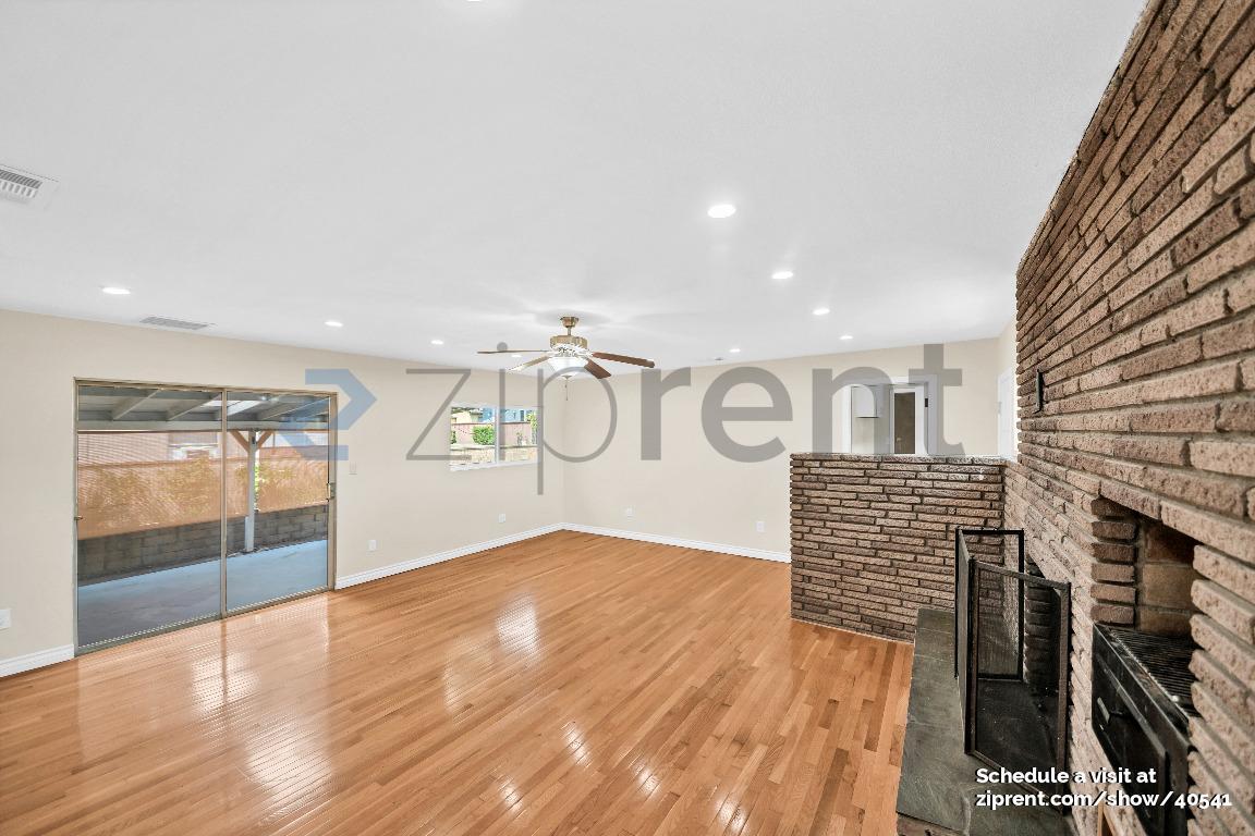 Building Photo - 10932 La Cima Dr