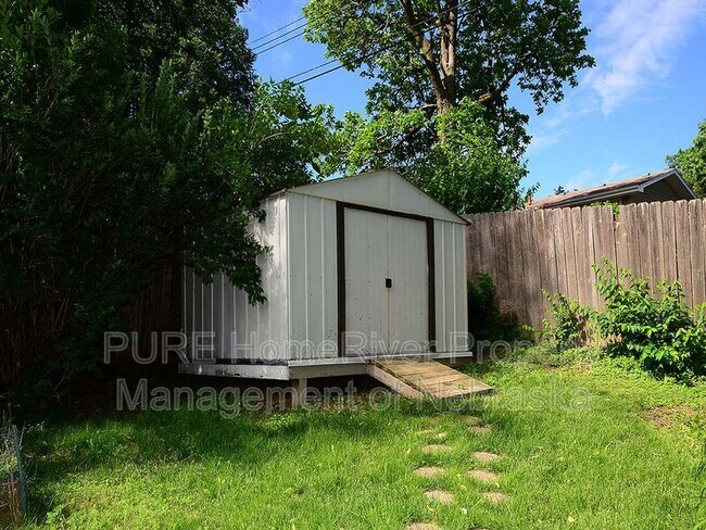 Building Photo - 2108 S 46th St