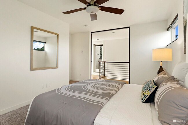 Building Photo - Magnolia Stunner with VIEWS galore from ro...