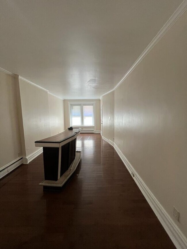 Building Photo - 1339 Good St