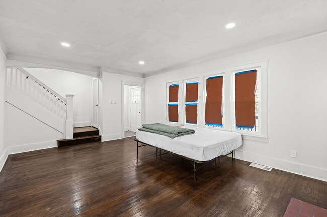 Building Photo - 3311 Burlingame St