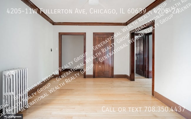 Building Photo - 11 W Fullerton Ave