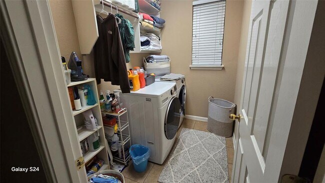 Building Photo - 2108 Tattler Dr