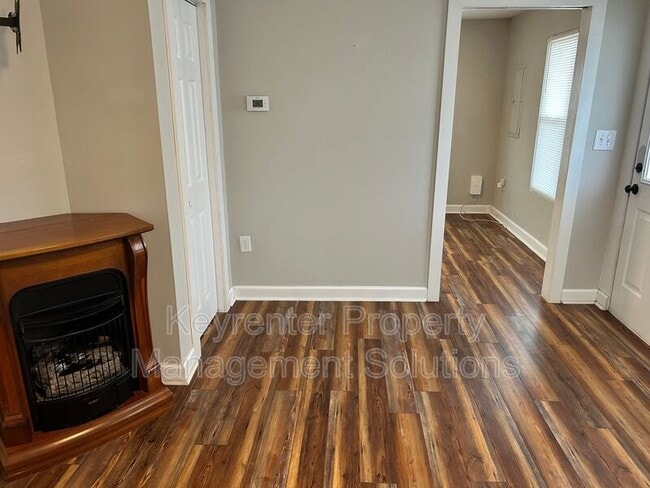 Building Photo - 2312 Poplar St