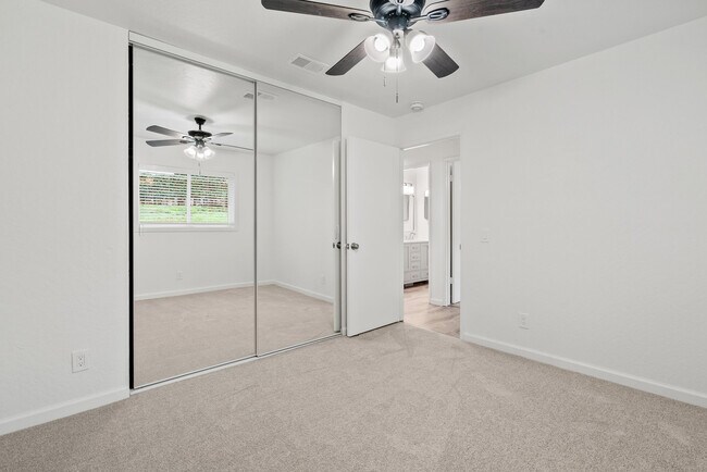 Building Photo - 34 Altamont Dr