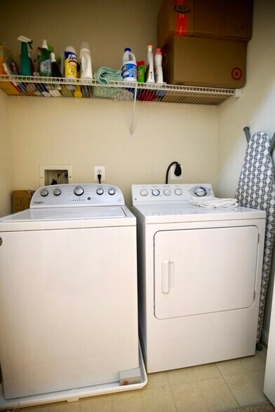 Building Photo - 12001 Market St