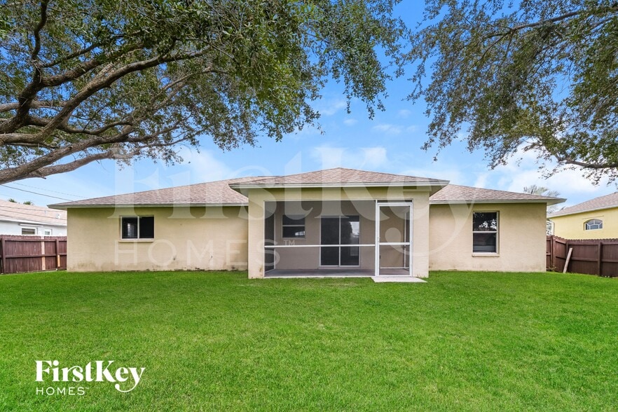 Building Photo - 1116 SW 47th St