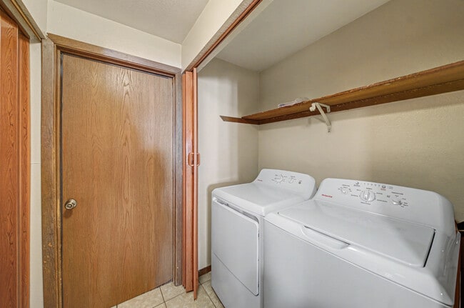 Building Photo - 1018 Davidson Dr