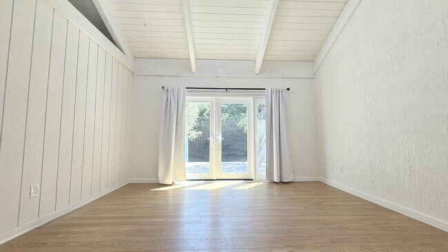 Building Photo - Spacious 4-Bedroom + Bonus Room Home with ...