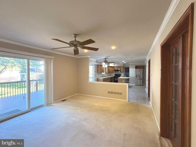 Building Photo - 902 Kirby Dr