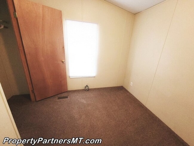 Building Photo - *** Remodeled *** 3 Bed 2 Bath Modular house