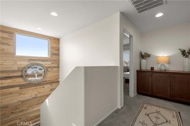 Building Photo - 229 Alverstone St