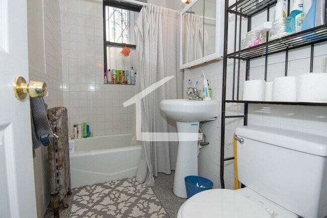 Building Photo - Great Value 4-bed, 2-bath w/ Heat/ Hot Water Included