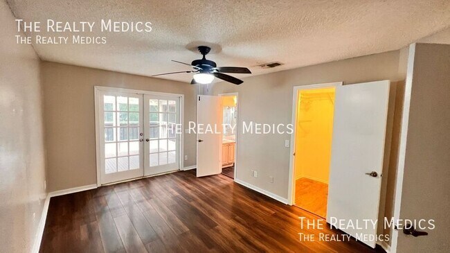 Building Photo - 10207 Comfort Cir