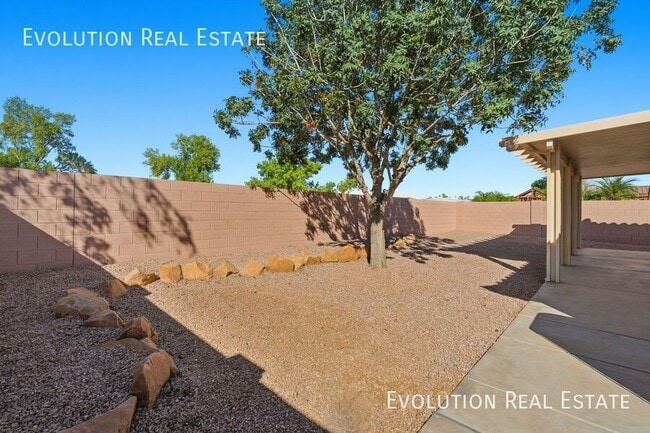 Building Photo - 3130 S 81st St