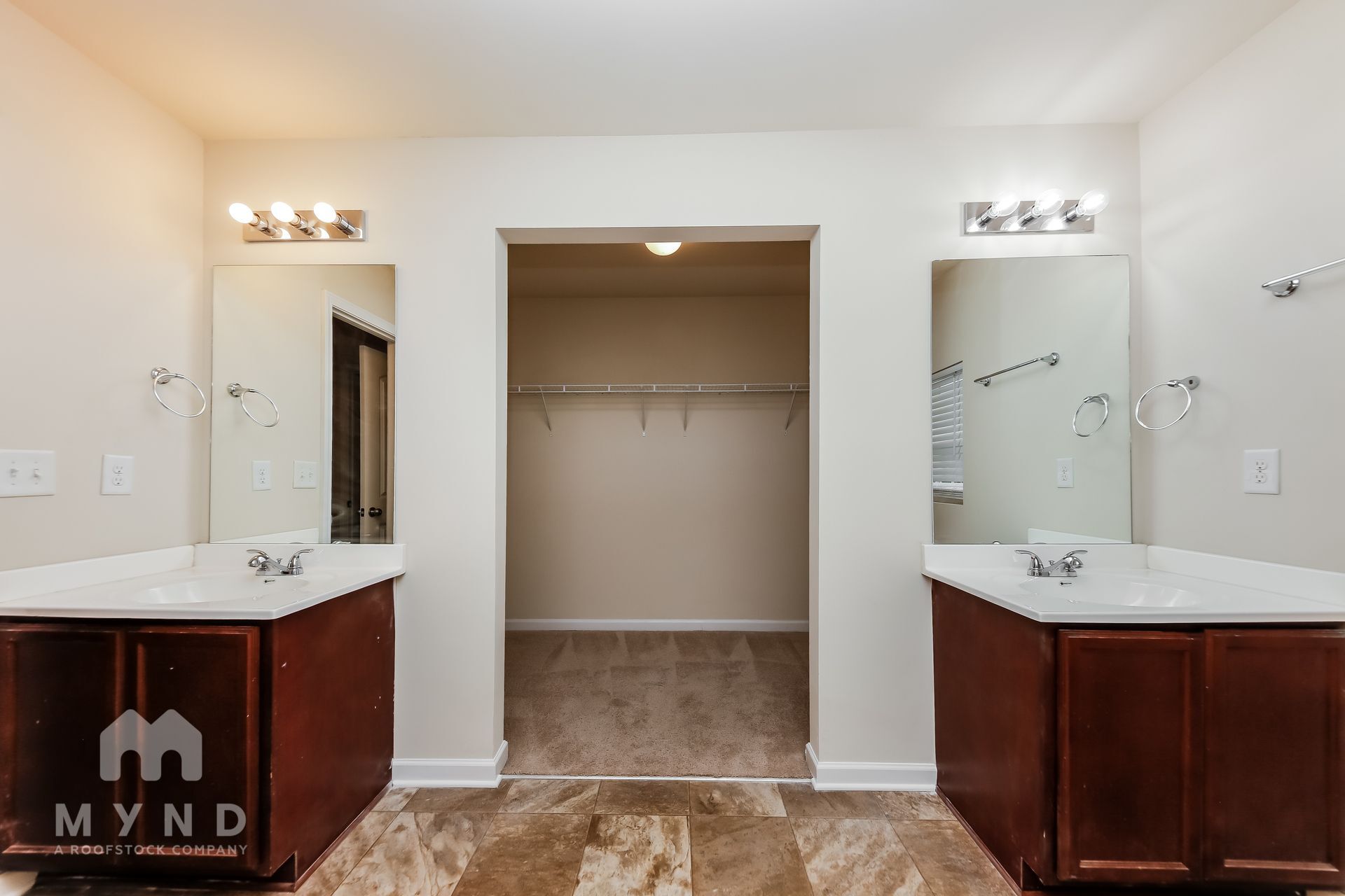 Building Photo - 206 Indian Lake Trail