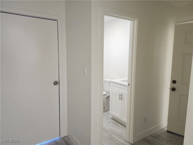 Building Photo - 5312 S Swenson St