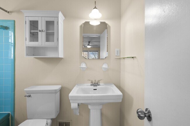 Building Photo - 4 Bedroom 3.5 Bathroom - Van Ness/Tenleytown Semi Detached Home - Attached 1 Car Garage