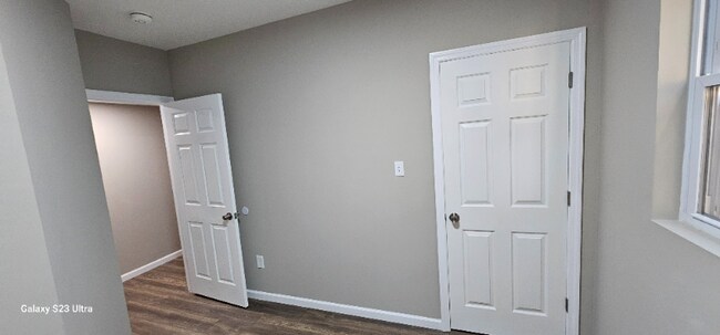 Building Photo - 718 Drexel Ave