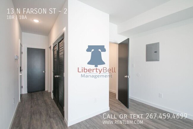 Building Photo - 13 Farson St