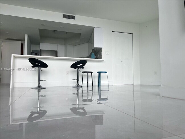 Building Photo - 11930 N Bayshore Dr