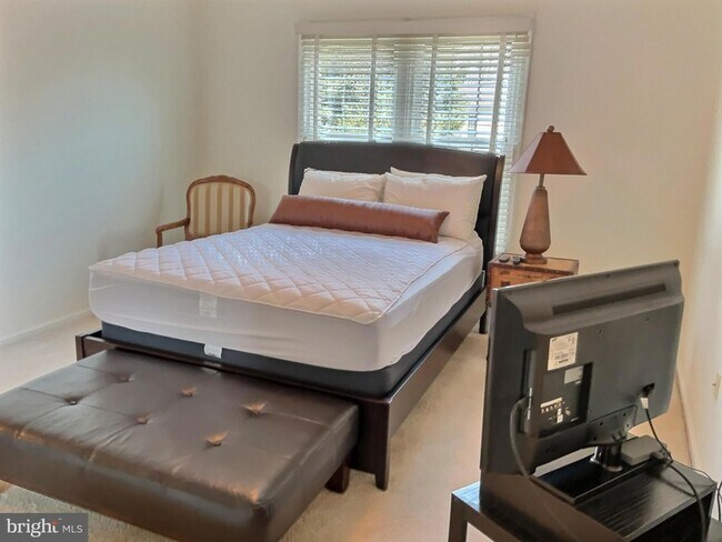 Building Photo - 1501 Silverado Ct