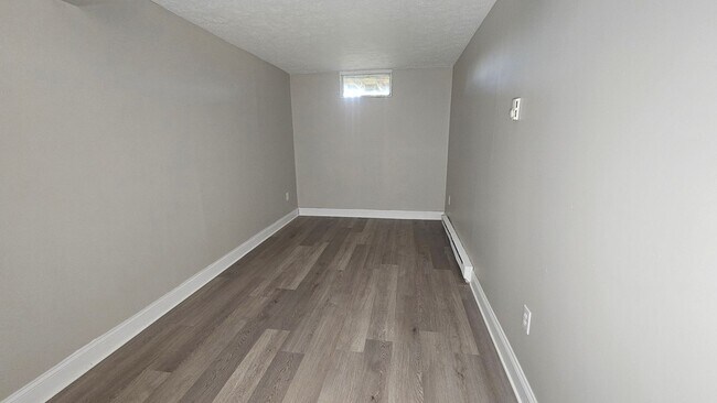 Building Photo - 940 Piper Rd