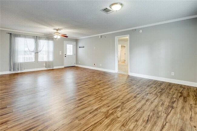 Building Photo - 6057 Gaines Ferry Rd