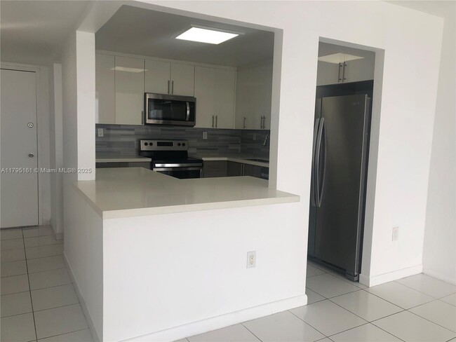 Building Photo - 18081 Biscayne Blvd