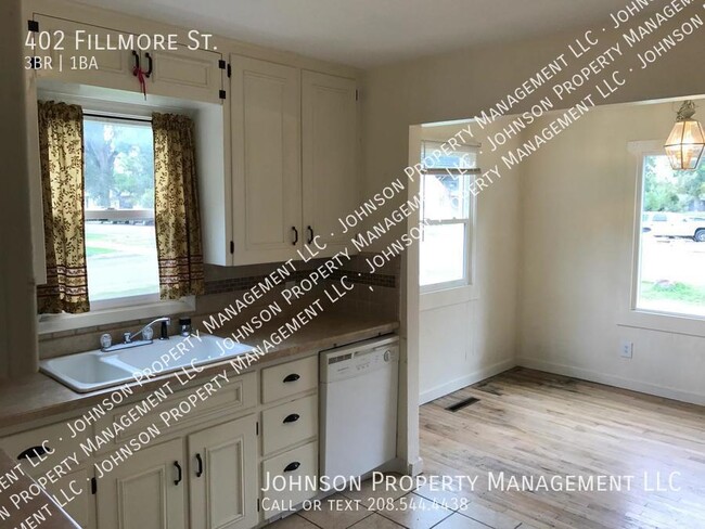 Building Photo - 402 Fillmore St