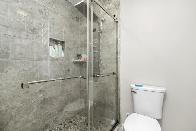 Building Photo - 2227 Avalon Ct S