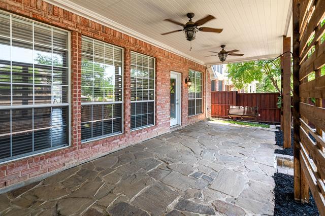 Building Photo - 704 Glendale Dr