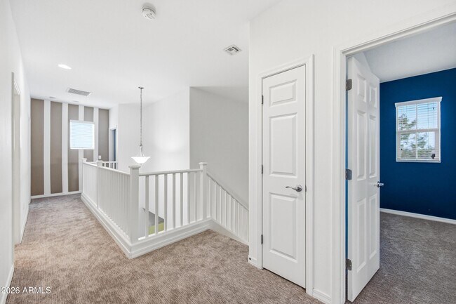 Building Photo - 668 N Sparrow Ct