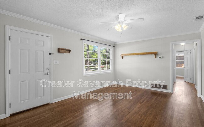 Building Photo - 2114 E 62nd St