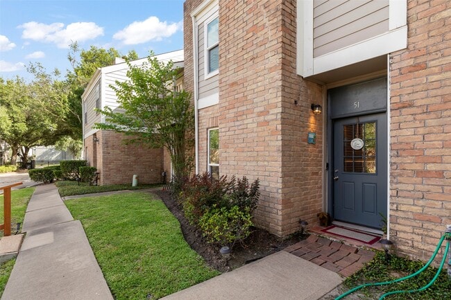 Building Photo - 11710 Southlake Dr