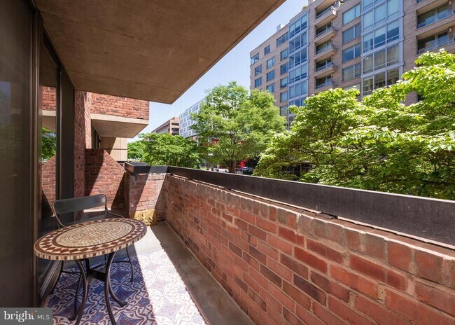 Building Photo - 1140 23rd St NW