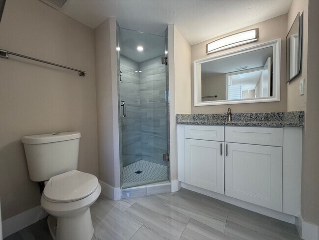 Building Photo - 5317 Summerlin Rd