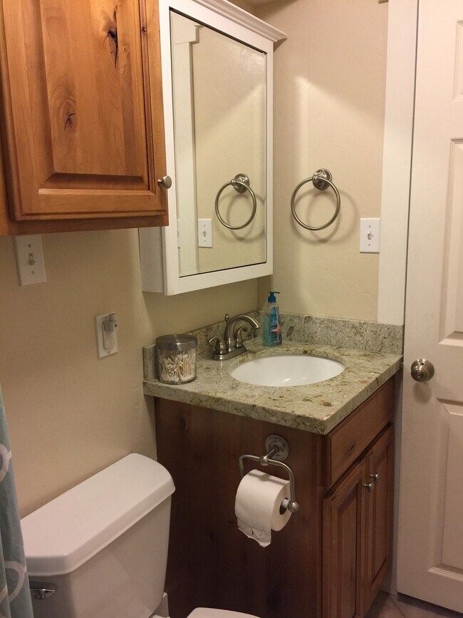 Building Photo - Large Family Lehi Home available now!