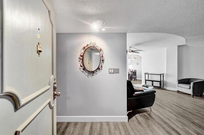 Building Photo - 100 Golden Isles Dr