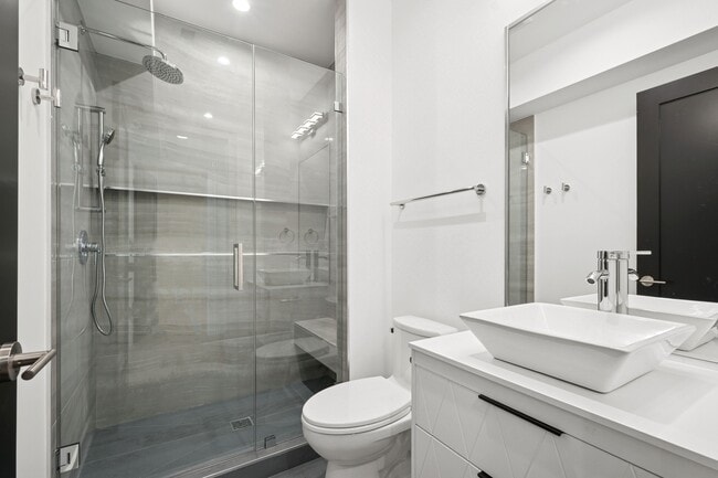 Building Photo - 9214 Washington St