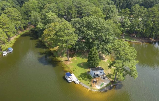 Building Photo - NEW LISTING!!!!!