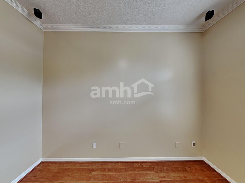 Building Photo - 4770 Mountain Breeze Ct S